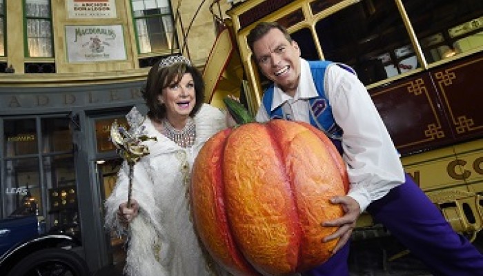 Cinderella at Glasgow Kings Theatre with Elaine C. Smith and Johnny Mac