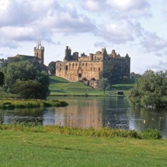 ​​Linlithgow Palace and Loch