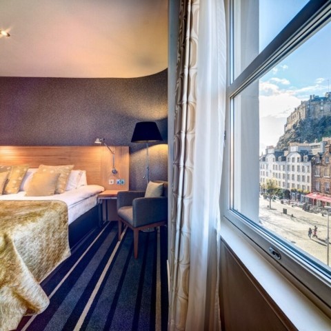 Apex City of Edinburgh Hotel room and view