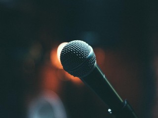 Microphone in a microphone stand