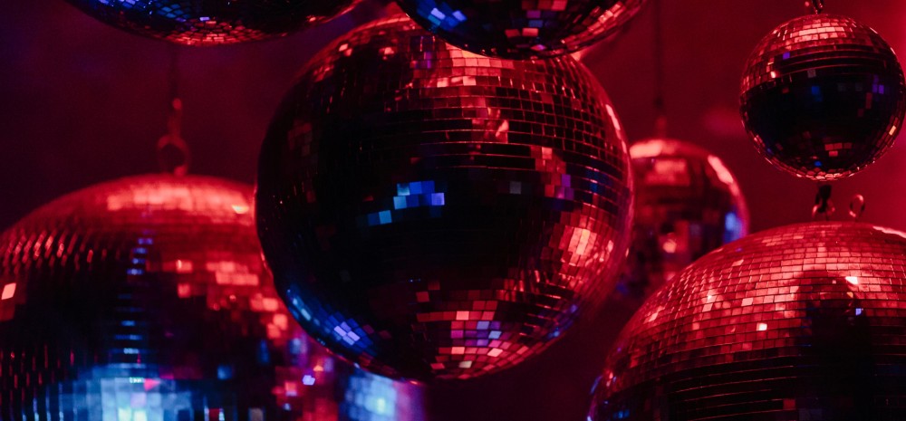 Red and blue glitterballs